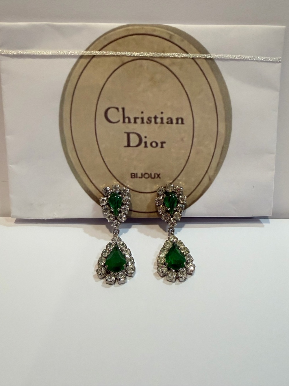 RARE 1971 authentic Christian Dior Green Teardrop Crystal clipon Earrings